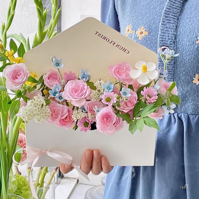 Spring Letter Flower Box: Handmade Silk Bouquet In Kraft Paper Packaging for Valentine's Day & Qixi