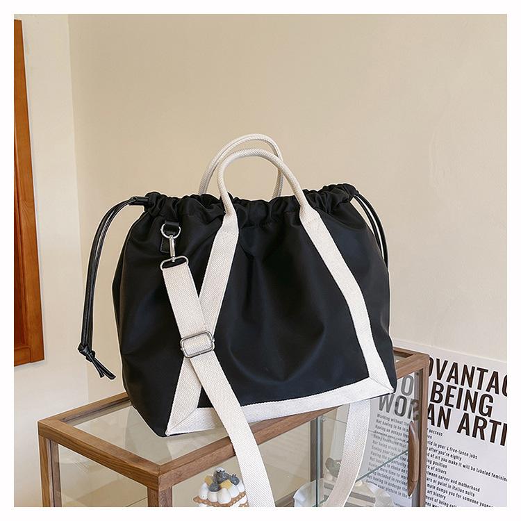 

Нейлоновая тканевая сумка женская большой вместимости новая летняя повседневная сумка-мессенджер портативная сумка-тоут со сборками на кулиске чёрный