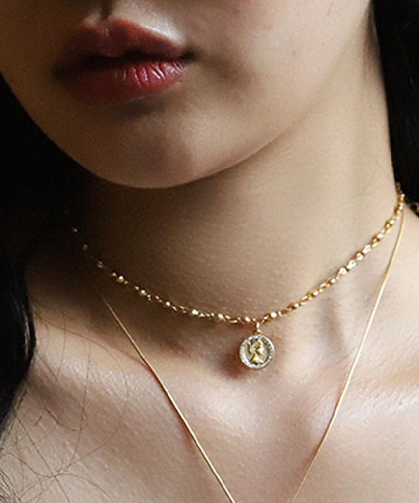 August Harmony Queen Love Choker Necklace - Gold