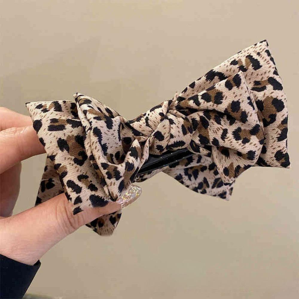 Sweet and Cool Leopard Print Bow Hair Clip, Leopard Print Element Bow Paired with Sweaters and Coats To Enhance Temperament