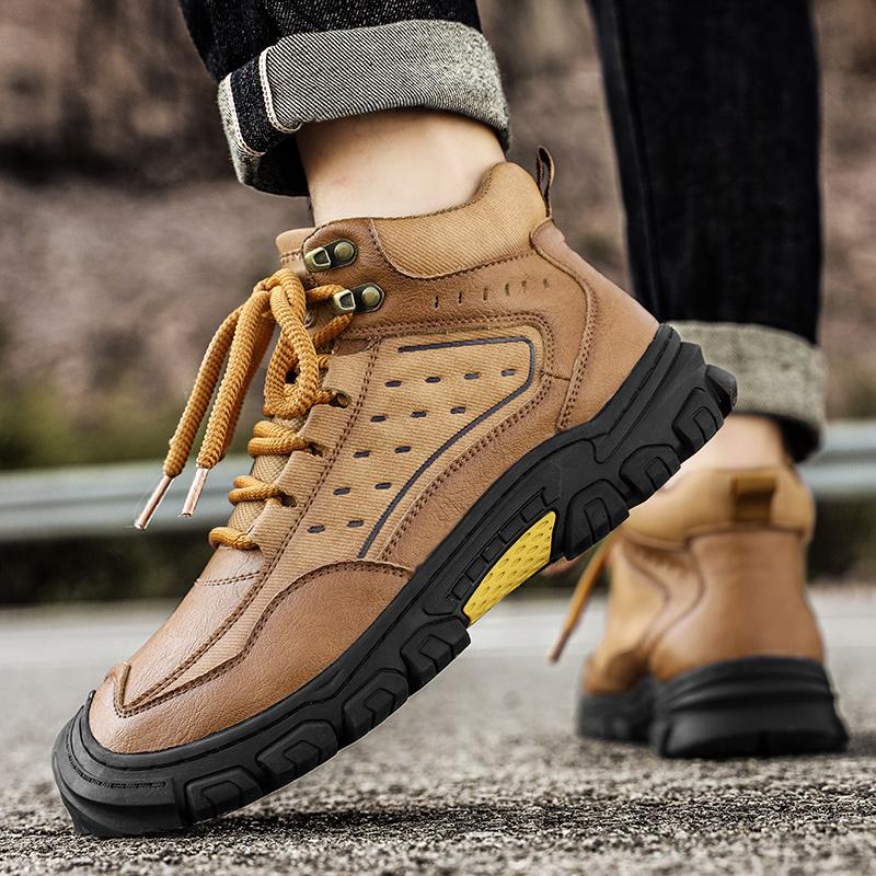 Fashion Antiskid Men Walking Boots Plush Snow Hiking Shoes Genuine Leather Ankle Boots Leisure Walk Sneakers Soft Man Motorcycle Boots