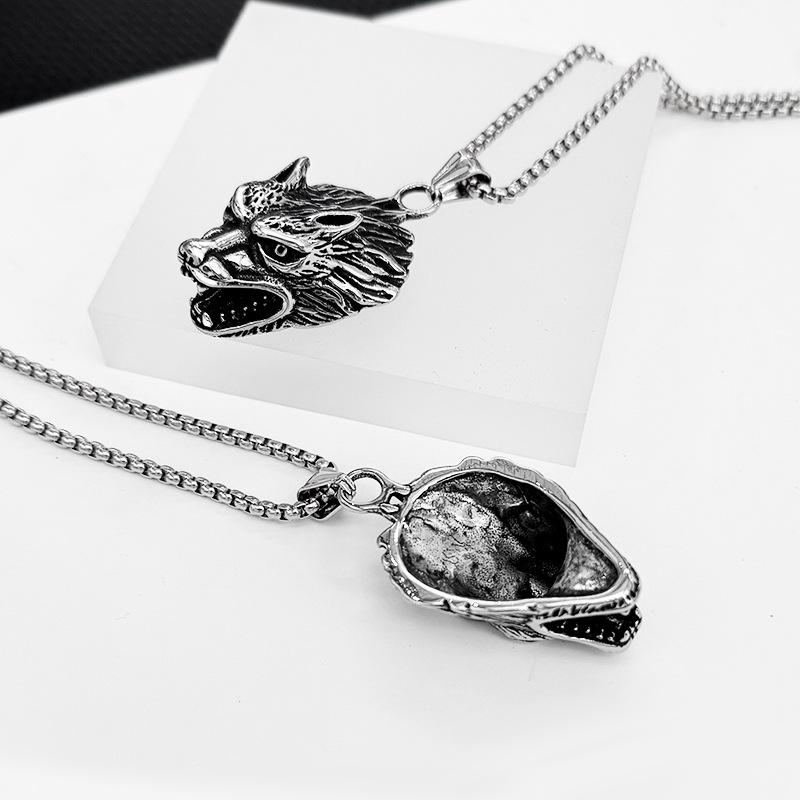 Retro Titanium Steel Men's Wolf Head Pendant Necklace - Trendy European & American Hip Hop Style