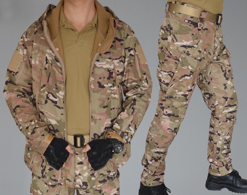 Men's Windproof Sharkskin Softshell Mountaineering Jacket with Fleece Lining for Spring, Autumn, and Winter