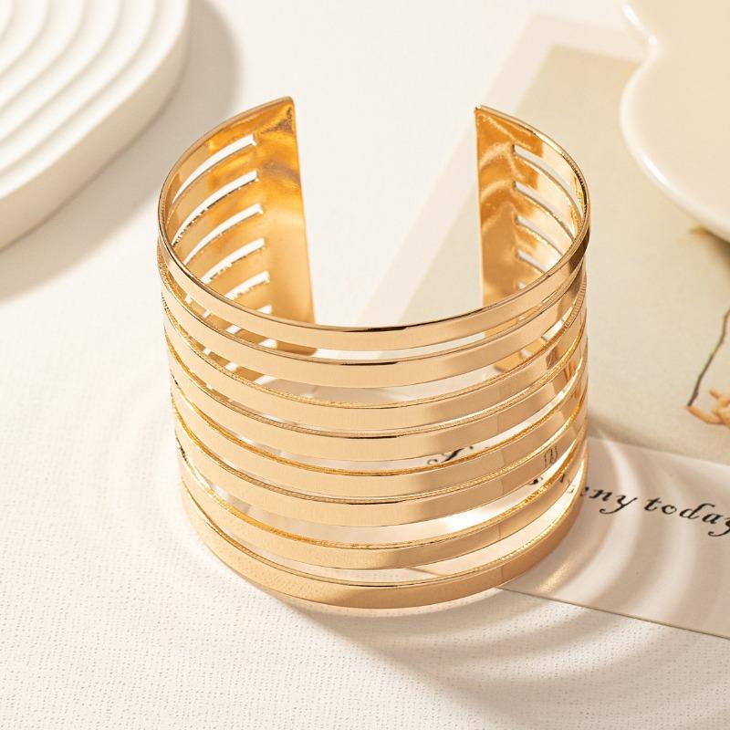 Light luxury wide mouth bracelet personalized nightclub street shot bracelet bracelet bracelet fashion ring set new geometry