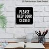 2D Flat 1pc Black White Warning Aluminium Hanging Plaque, "Please Keep Door Closed" Text Sign, Black White Warning Metal Plaque for Home Office Store