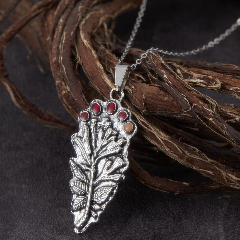 Vintage Punk Style Color Inlaid Zircon Carved Pattern Pendant Necklace, Women's Personalized Trendy Holiday Accessory Gift