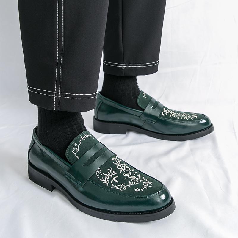 Fashion Fashionable Embroidered Leather Loafers Men's Korean Style Trendy Comfort Slip-on Shoes Brand Mens Business Low Cut Casual Shoes