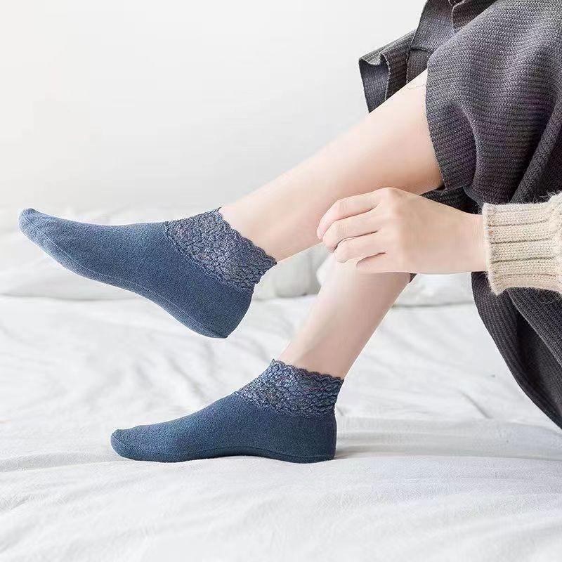 New Autumn Winter Women's Ankle Socks Lace Edged Solid Color Velvet Warm Soft Non Slip Cute Elegant Daily Dating Girls Socks