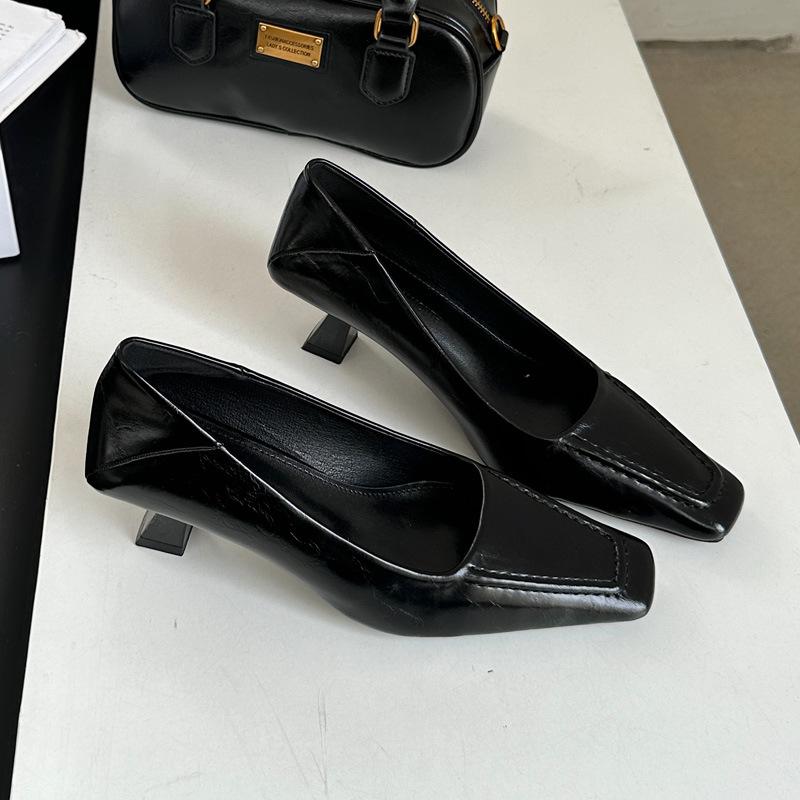 

Single shoes women s spring soft leather square head fashion solid color temperament thin heel celebrity commuting high heels 35