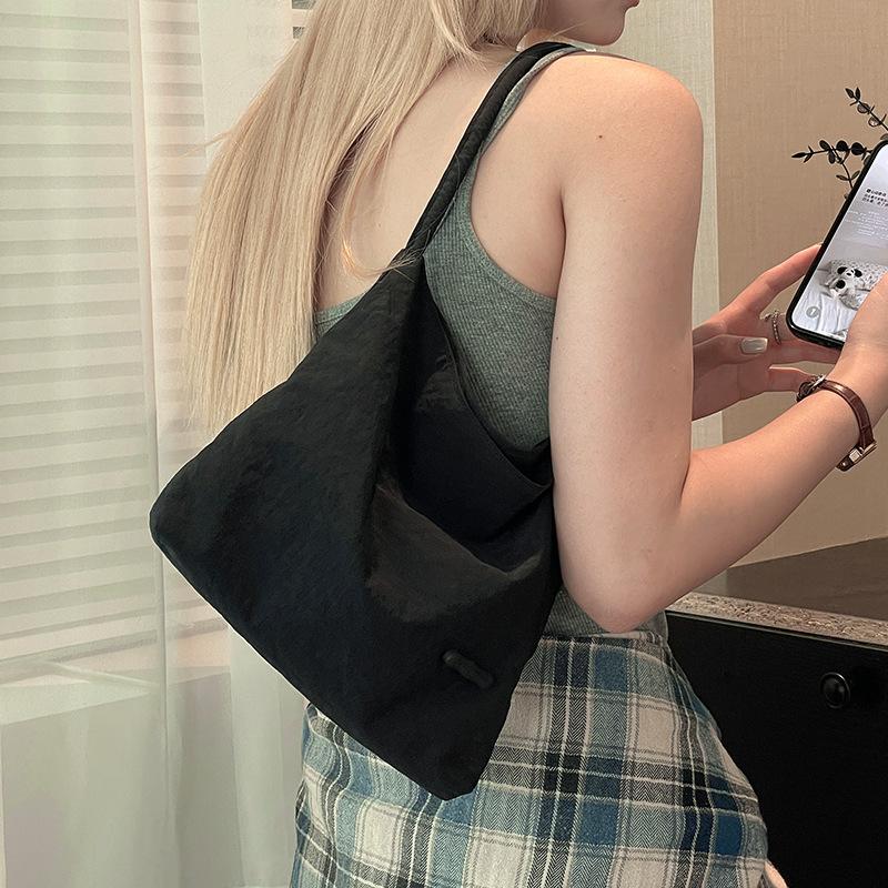 

New women s handbag lightweight casual versatile lightweight nylon cloth bag