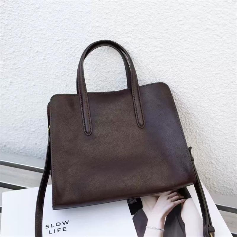 

Big Women Genuine Leather Tote Bag 2026 New Oilwax Cow Leather Handbag Fashi Ladies Shoulder or Crossbody Bags