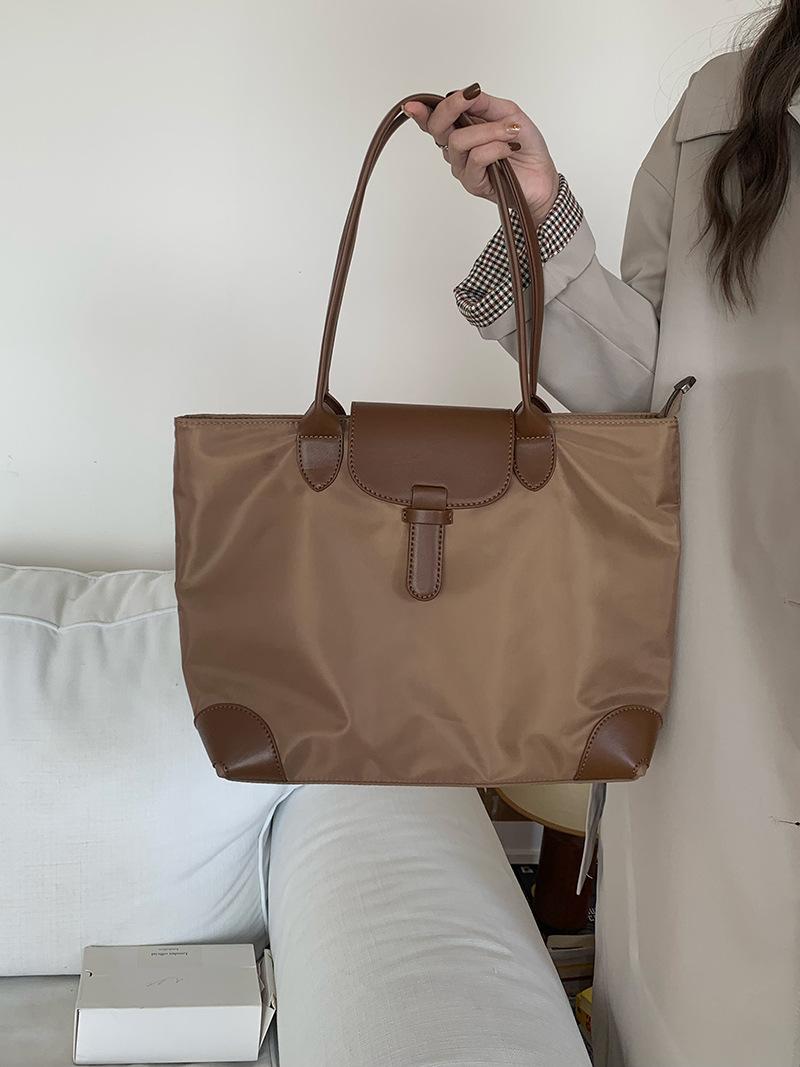 

New Women s Large Capacity Commuter Tote Bag Nyl Lightweight Casual Women s Bag Fashi Color-Blocking Versatile Shoulder (30cm<Max Length<50cm)