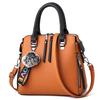 Borsa a tracolla da donna in pelle PU con pompon Borsa a tracolla con patta Borsa a spalla da donna Borse a mano tinta unita