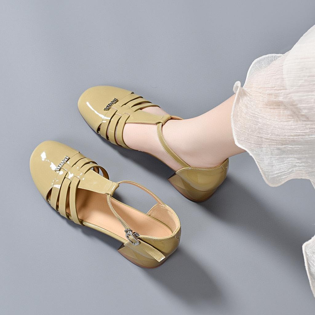 Sandals Women's Summer New Round Head Hollow T-button Thick Heel Hollow Woven Women's Sandals