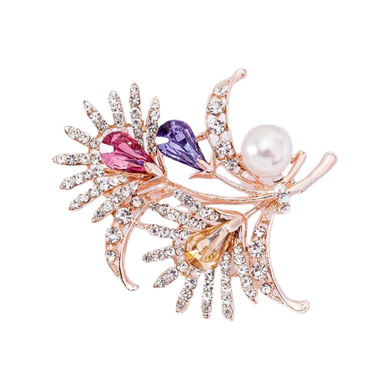 Elegant Women's Pearl & Rhinestone Cartoon Brooch Scarf Buckle with Diamond-Studded Alloy Corsage