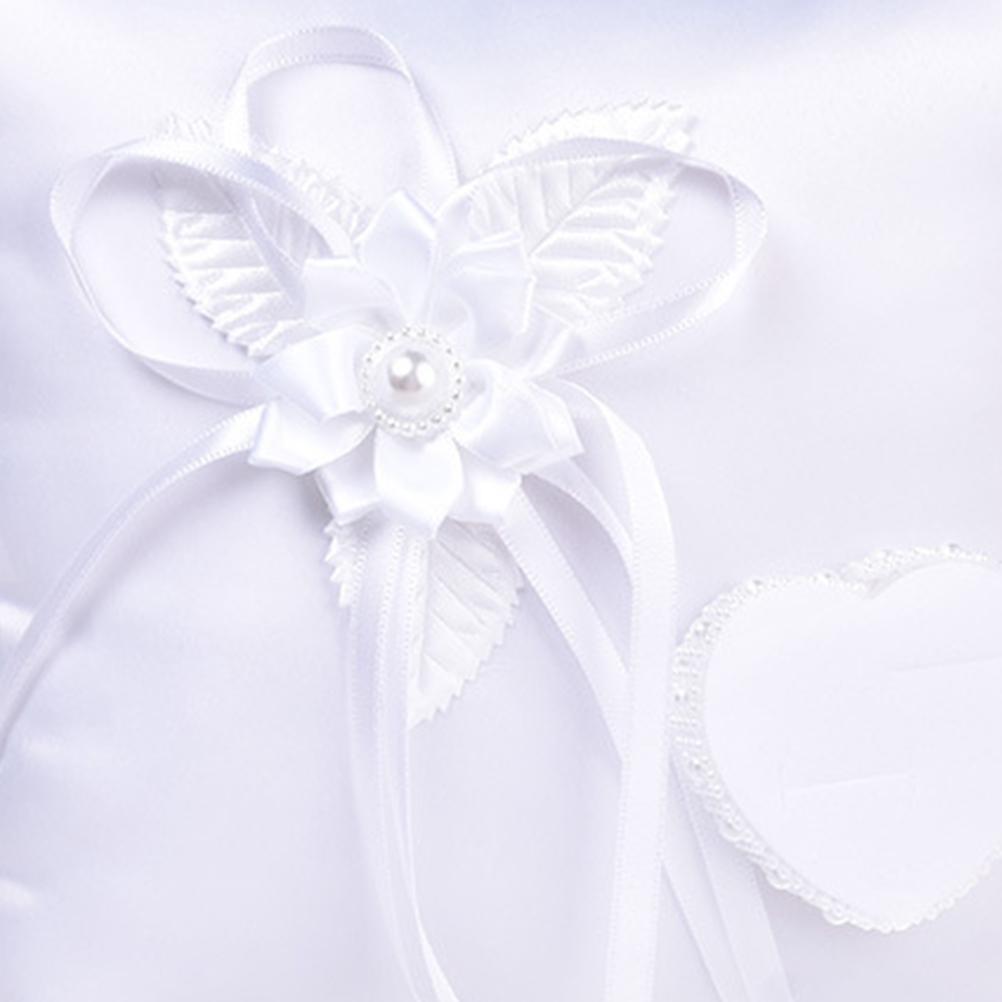 Wedding Ring Pillow Creative Bride Ring Pillow Wedding Supplies (White)