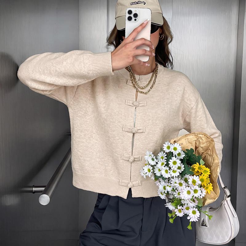 European and American Retro Chinese Style Pipa Buckle Knit Cardigan Sweater for Women - Autumn/Winter 2026 Collection