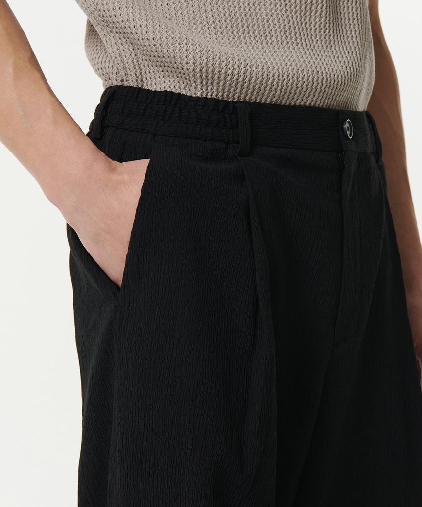 MUSINSA STANDARD Crinkle One-Pleat Wide Elastic Pants [Black]