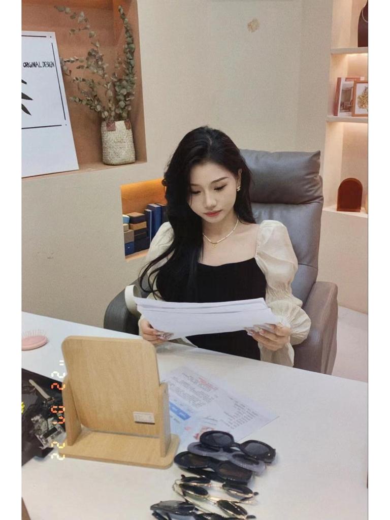 French Chic Puff Sleeve Little Black Dress - Elegant Slimming Style for Women