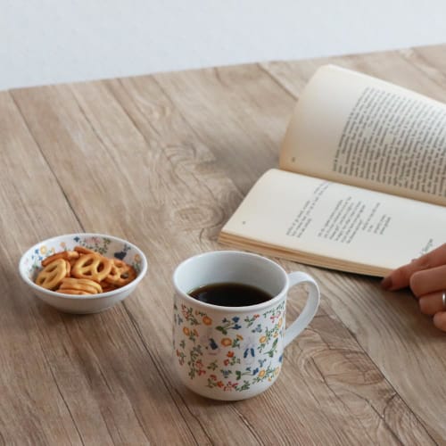 Caneca OGISO Peter Rabbit Natural Garden (Pode ir à máquina de lavar louça e ao micro-ondas)