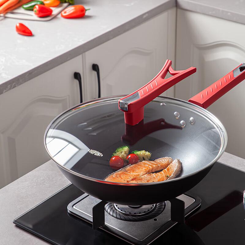 DuPont True Titanium 0 Coated Fine Iron Wok
