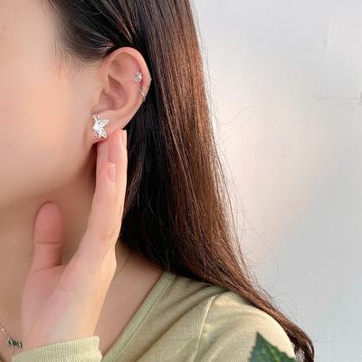 Neue Ohrringe im chinesischen Stil mit Schmetterlingen für Damen im nationalen Stil, schlichte und frische Temperament-Ohrringe