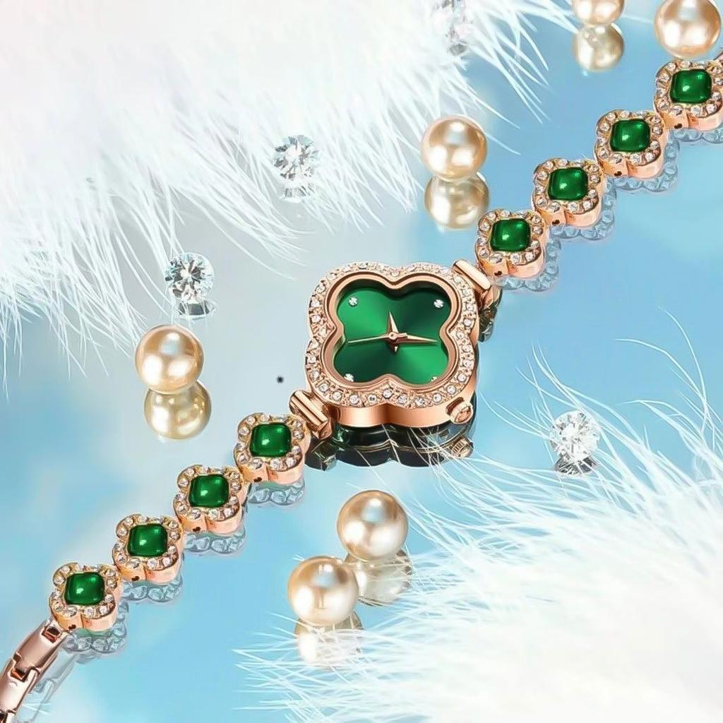 Four leaf clover bracelet quartz watch, the best gift for girls