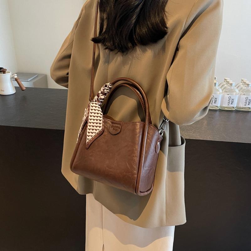 Bucket bag women's new women's bag autumn and winter fashion versatile single shoulder handbag high-end messenger