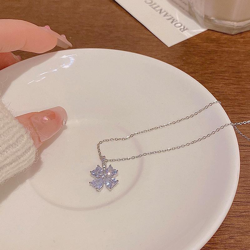 ins wind super flash zircon love necklace female design sense niche lucky grass pendant titanium steel collarbone chain
