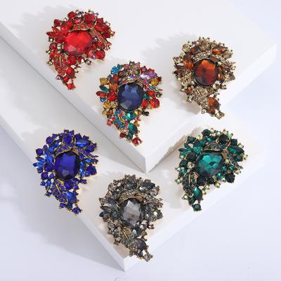 Vintage High-End Luxury Crystal Glass Brooch, Fashionable Atmospheric Clothing, Brooch Pin Jewelry