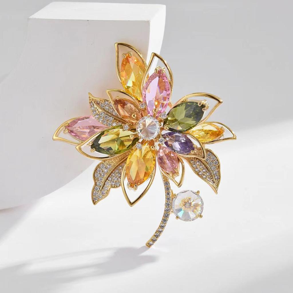 High-End-Farbe Zirkon Corsage Temperament Anzug Mantel Vielseitig Pin Kleidung Retro Blume Brosche
