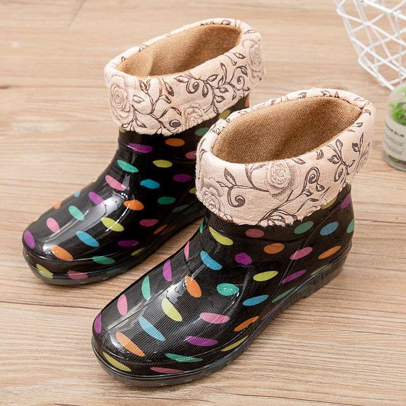 Fashion kitchen work waterproof shoes rain shoes rain boots women's summer adult treading rubber shoes short tube non-slip cover shoes water boots