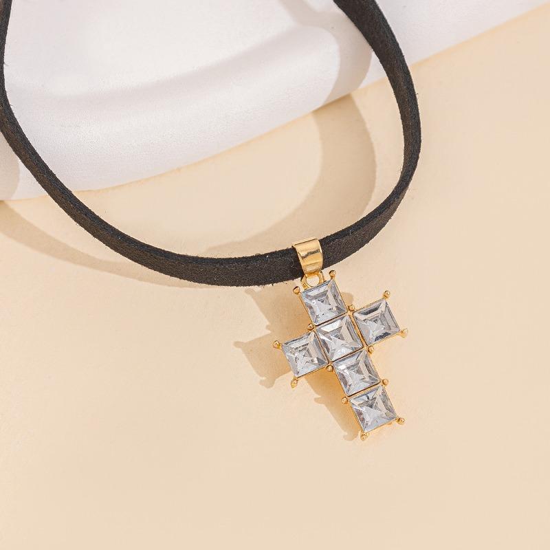 Dark wind cross necklace personalized hokr diamond necklace women's niche light luxury fashion collar