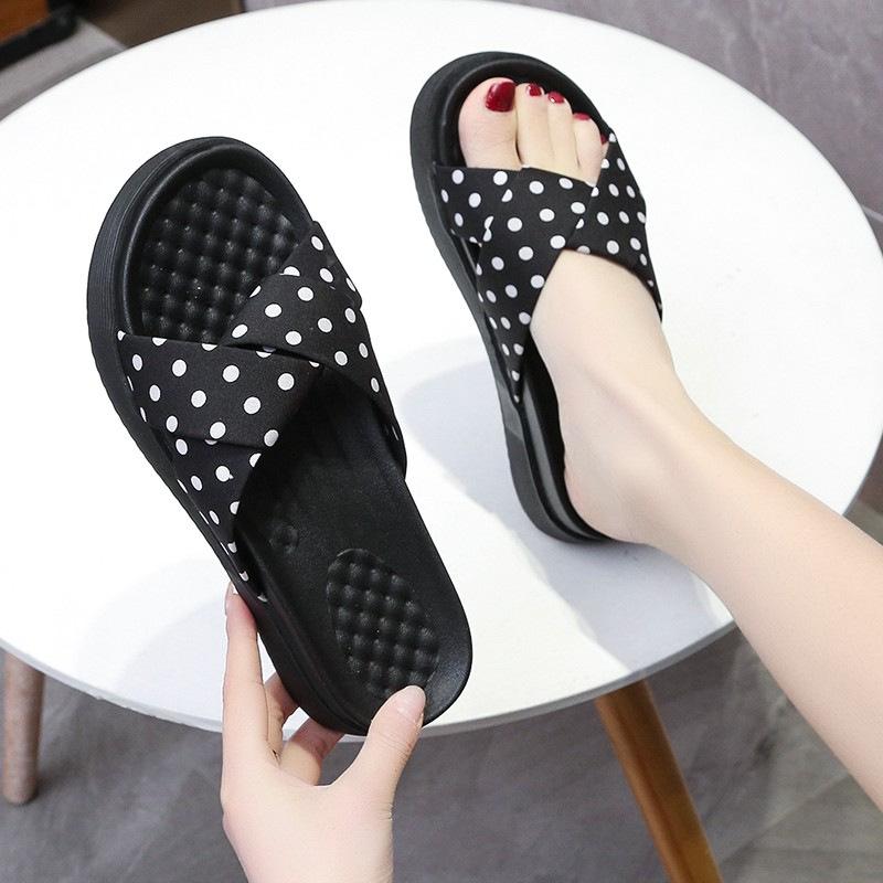 

Горошек крест пляжные мягкая подошва женские сандалии лето новый нескользящая плоская подошва для выхода тапочки 40 чёрный