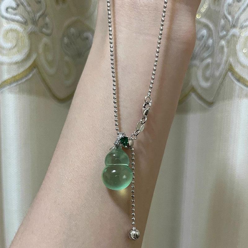Fresh Natural Chalcedony Ice Seed Green Gourd Necklace with Adjustable Light Luxury Diamonds Inlay Collar Chain Banquet Jewelry