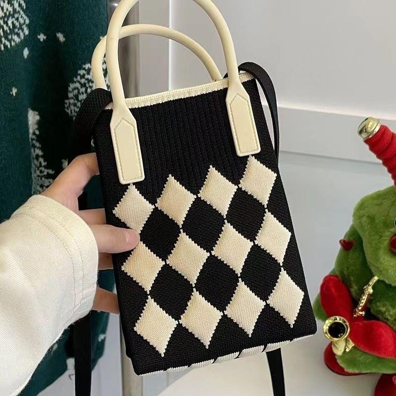 

Love Cartoon Knitted Mobile Phone Bag Women s Korean Style All-matching Single-shoulder Diagonal Straddle Travel Change Purse Small Handbag
