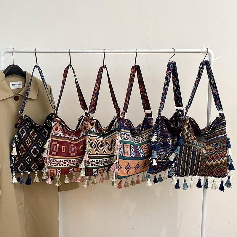 Bohemian Tassel Handheld Tote Bag With Zip Closure For Casual Outings