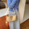 Portable shoulder bag women's new simple niche underarm bag women's high-end fashion style small square bag