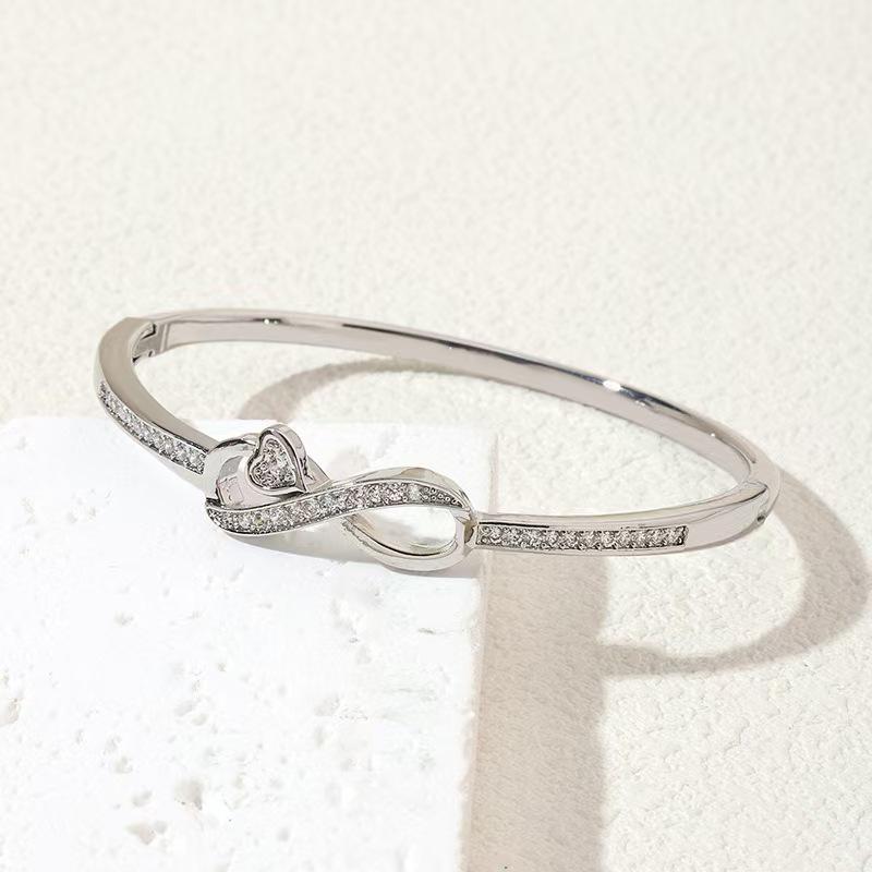 Damska Europejska i Amerykańska Bransoletka z Cyrkoniami: Wysokiej klasy, Wszechstronny, Serce w kształcie ósemki