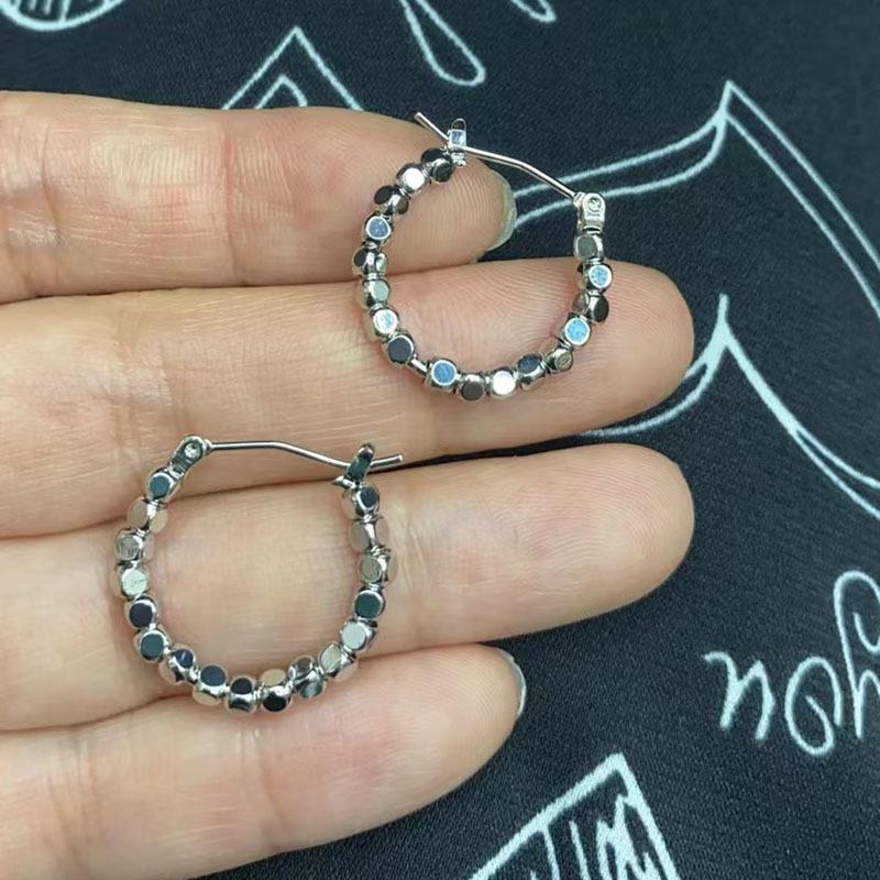 

Feminine Circle Little Bean Earrings срібний