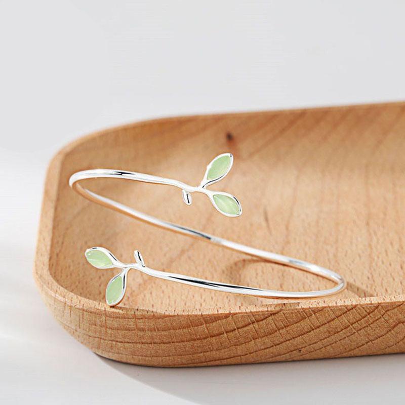 Einfacher grüner Blattarmreif Japanische Serie Süß Minimalistisch Damenmode Vielseitig Öffnung Verstellbares Armband Schmuck Großhandel