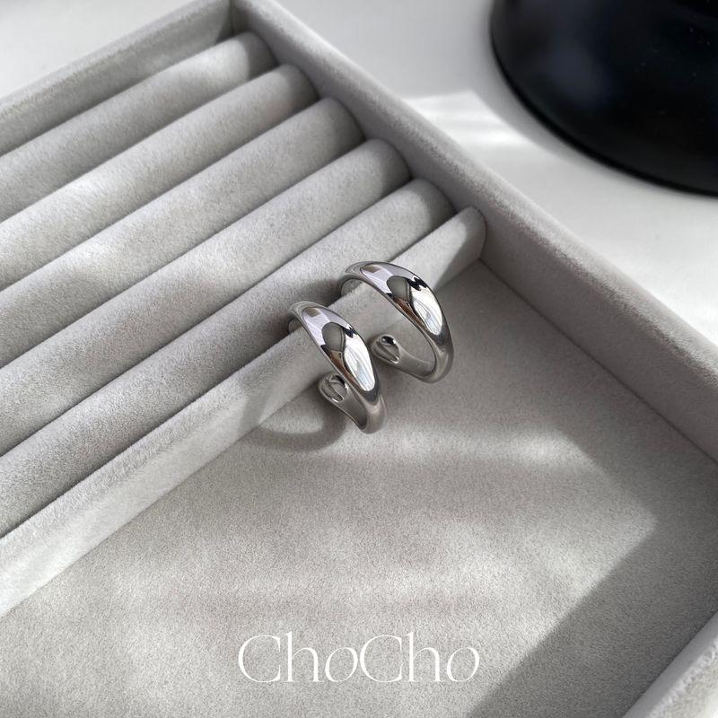 

Chocho/Super Texture Cold Style Simple Bracelet Earrings Niche Design Fancy Ear Studs Earrings Female 925 Silver Needle Silver 925 silver needle