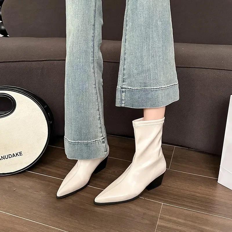 Large Size Women's Boots Korean Style Pointed Toe Fashion Boots Autumn Winter New Arrival Mid Heel Zipper Back Pull Short Tube