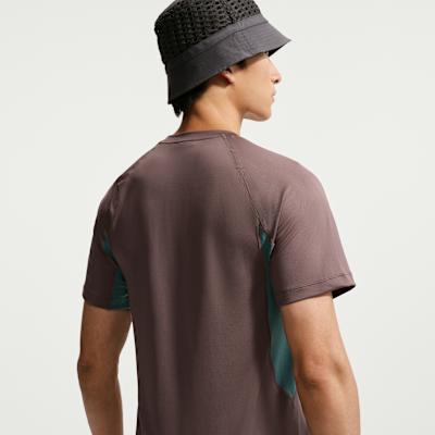 Nike ACG DRI FIT Quick Dry T Shirts Men's Totem Black Purple/Mineral S