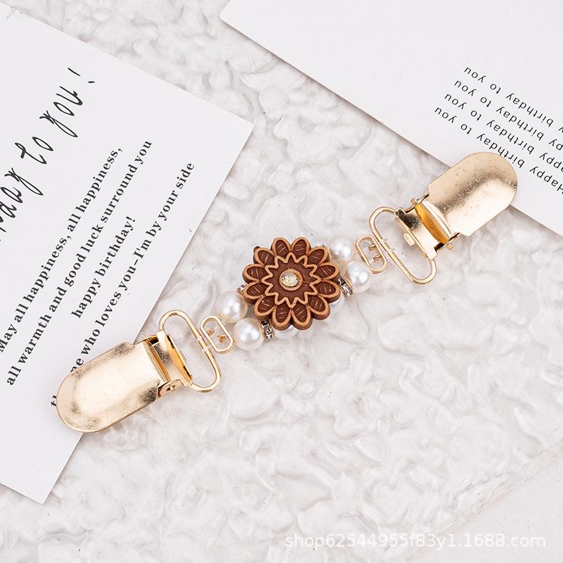 Vintage Diamond Scarf and Sweater Clip – Retro Alloy Brooch for Women