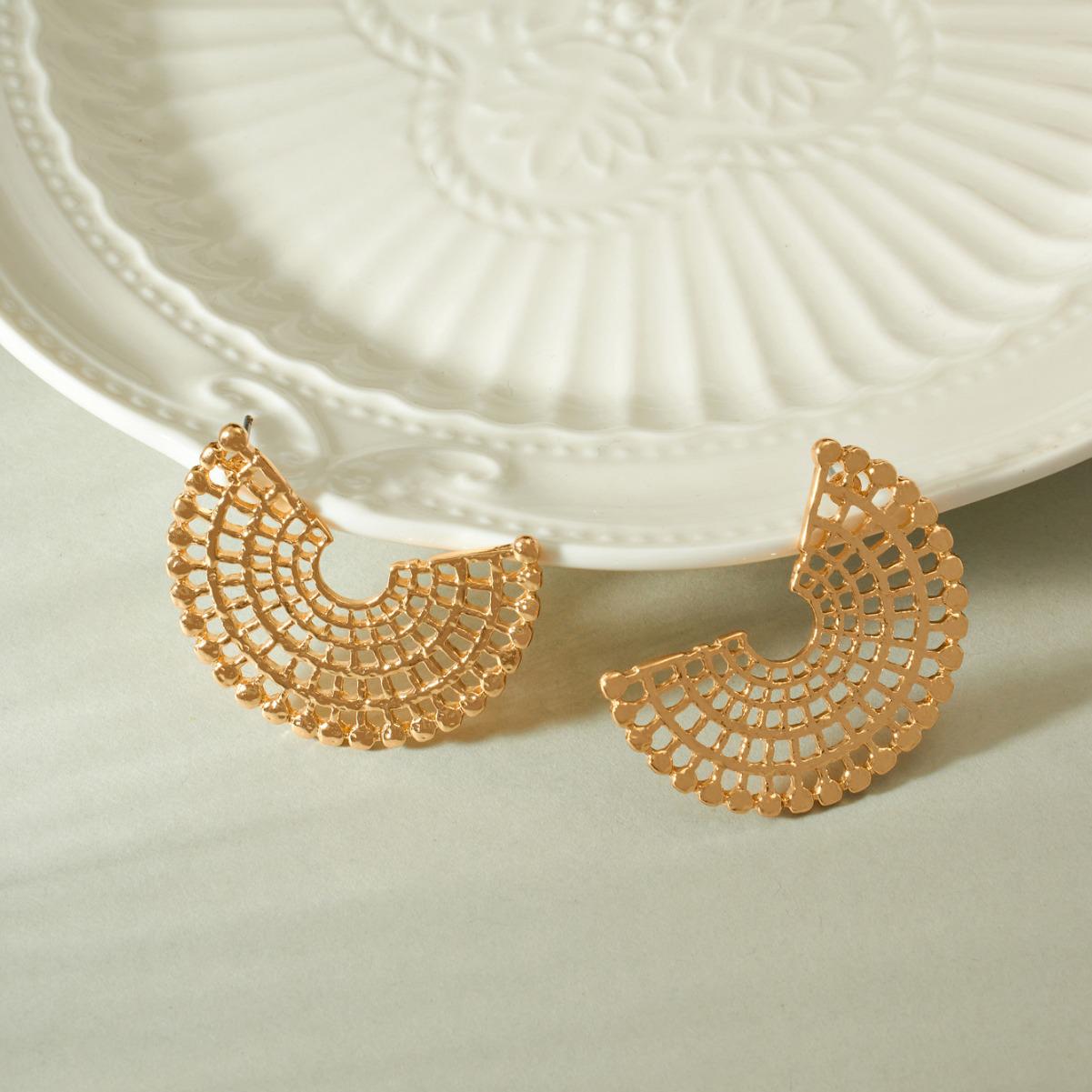 

European & American Fashion Retro Geometric Semicircle Stud Earrings 14k золотой
