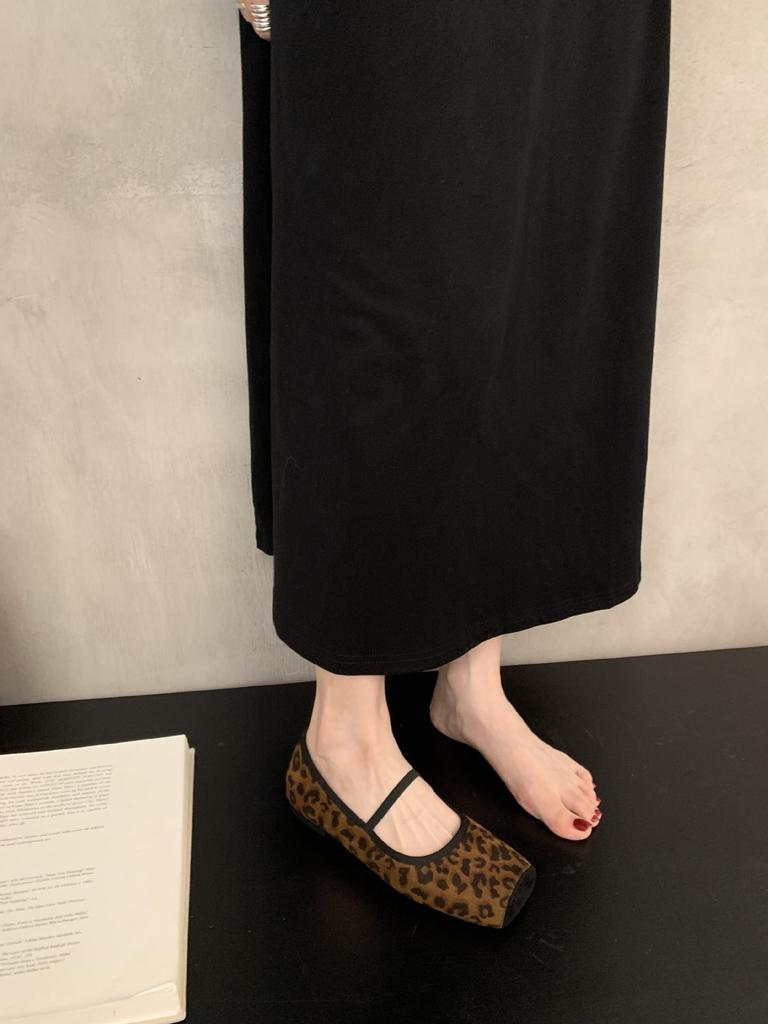 Flat bottom square head Mary Jane shoes, spring 2025 new commuter shallow mouth French with skirt pig nose single shoes