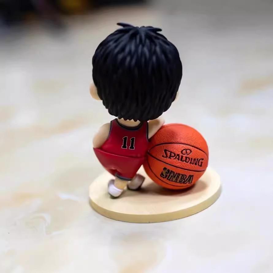 SLAM DUNK Q version, relying on the ball, Liuchuan maple, holding the ball, Sakuragi flower road, doll, ornament, boxed figure.