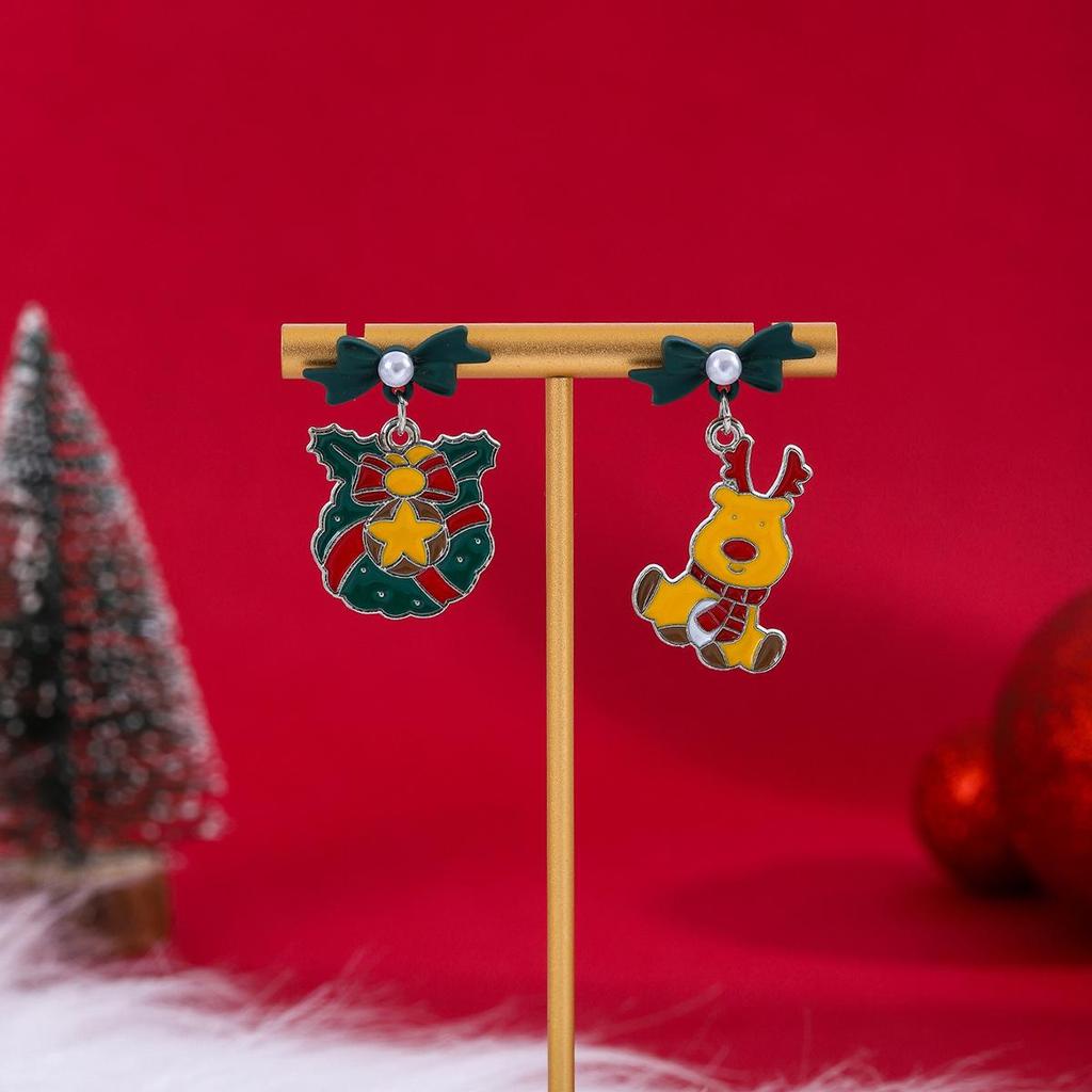 Grenzüberschreitende festliche asymmetrische Ohrringe mit Weihnachtsmann und Rentier