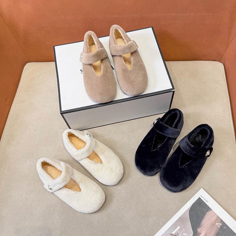 2025 Winter Girls' Furry Shoes: V-Neck Cotton Clogs with Fleece Lining, Soft Sole Moccasins, Warm Korean Style for Outdoor Wear
